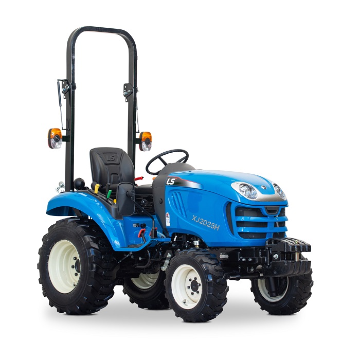 traktor LS XJ25